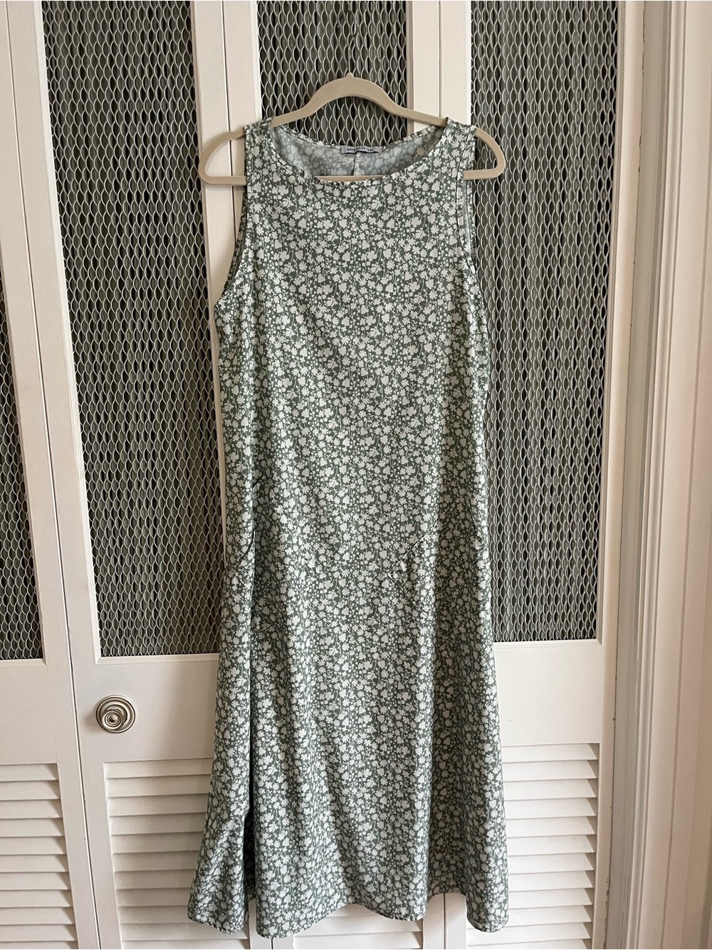 Sleeveless Green Floral Maxi Dress